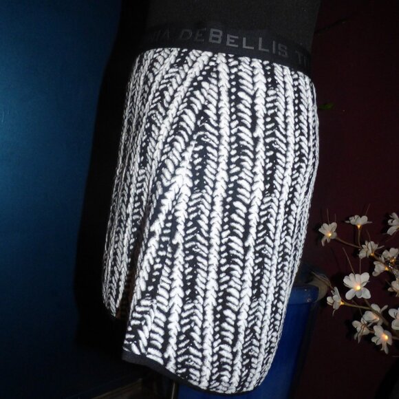 TONIA DEBELLIS FITTED BLACK & WHITE MINI SKIRT L SKI SNOW VACATION WINTER - Picture 2 of 8